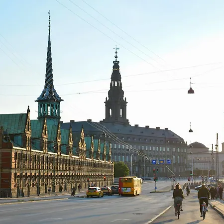 Shield 2 - Great In The Centre Of * København